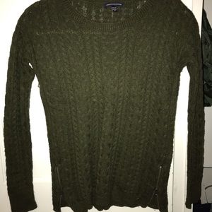American Eagle sweater